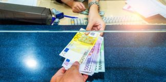 Pse kartëmonedhat janë më të ndotura se monedhat metalike