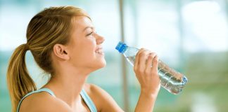 Pse duhet ta kontrolloni gjithmonë skadencën e ujit në shishe?