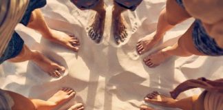 Mënyra se si i trajtojmë ata përreth nesh pasqyron gjithçka që kemi brenda nesh.