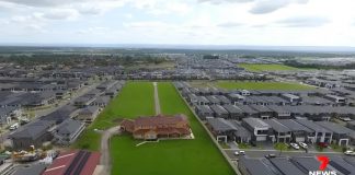 Një qëndrim i guximshëm i një familjeje nga Sidnei që refuzon të shesë pronën e tyre pasi zhvillimi përfshin tokën