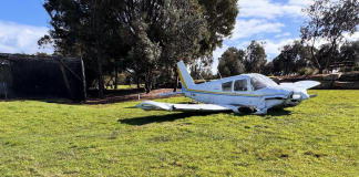 Aksident me aeroplan ne fushe golfi